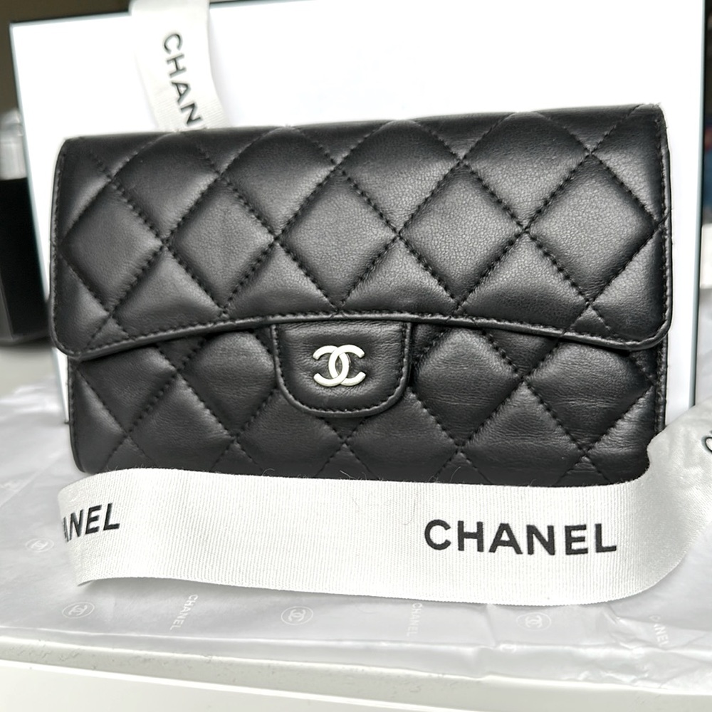 Authentic Chanel Wallet (can be WOC)